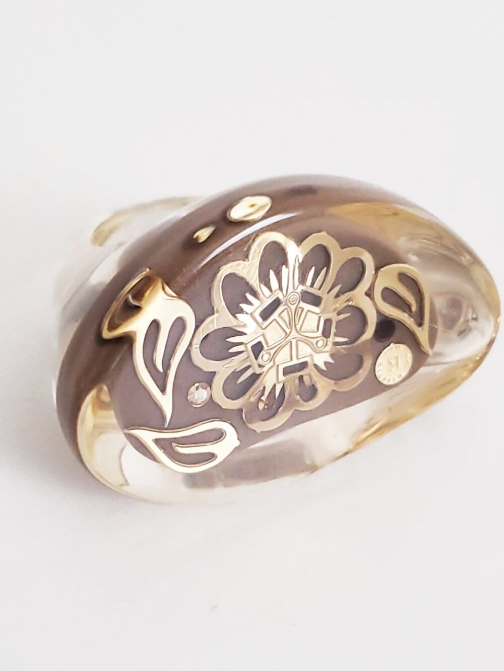 Luc Kieffer Taupe Resin Gold Floral Filigree Ring Sz 5.5 NWOT